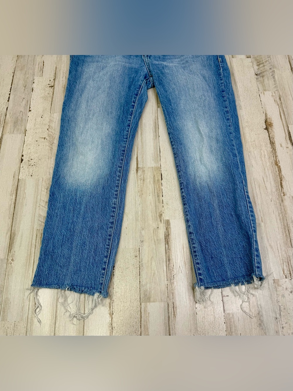 GAP Women’s Boyfriend Fit Jeans 4/27R (30x24) Blue Medium Wash Denim - Picture 3 of 12